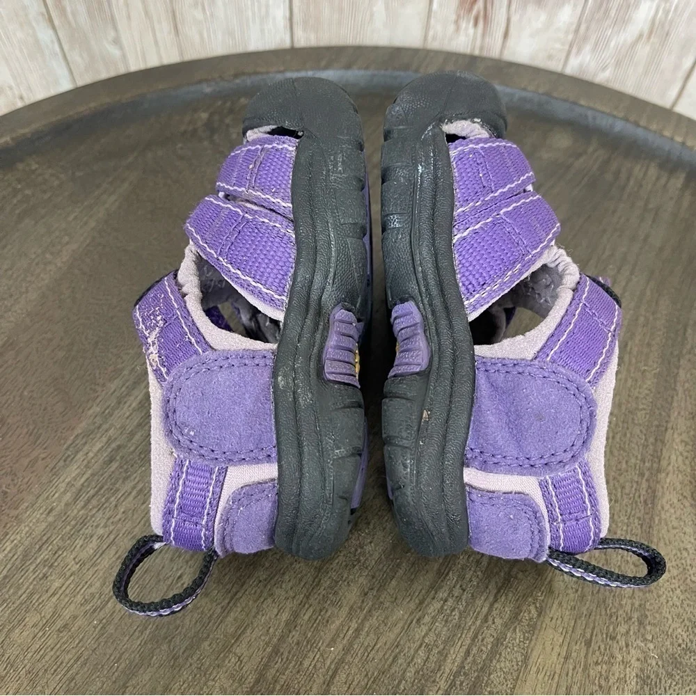 Keen Newport H2 Waterproof Sandals Size 4